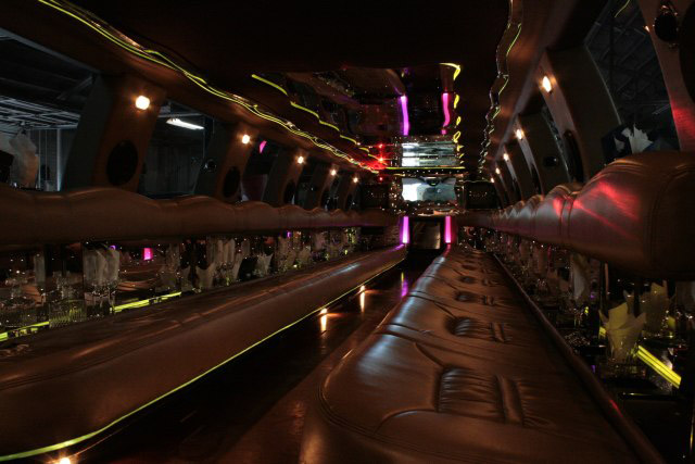 MONSTERSUV.COM - 30 Passenger Ford Excursion Super Stretch Limousine